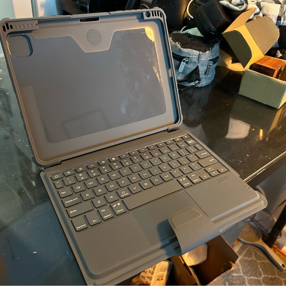 Gray Bluetooth keyboard Hard Case for IPad 10.5”